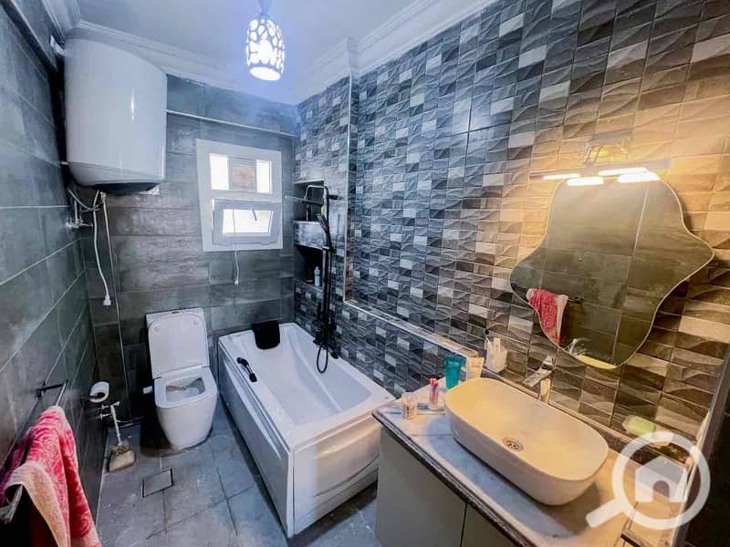 16 42075801-ce0a-449a-a0d7-2f1e67a561db. jpg