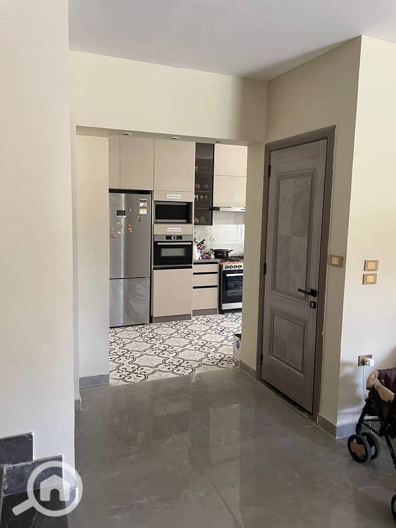 4 332f064d-dc3d-4e27-9a32-9070d2ee3eeb. jpeg