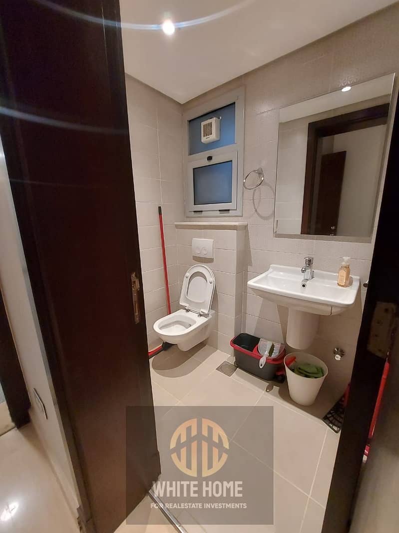 12 18d6c29d-2e65-4afe-841b-08b55067acbe. jpeg