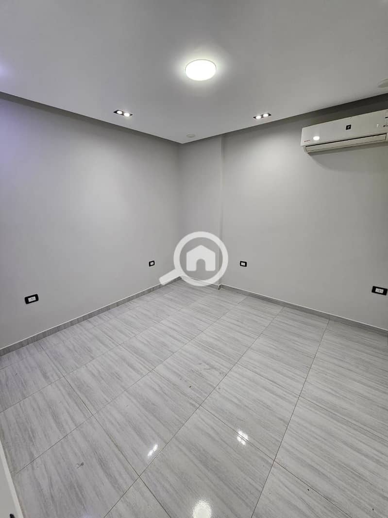 12 WhatsApp Image 2025-11-15 at 3.48. 31 PM (1). jpeg