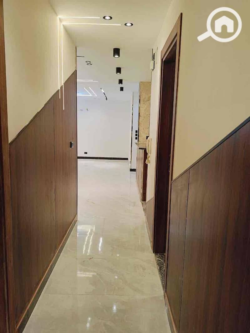 4 6c549479-f873-4b0d-9ab2-90b1b588f83c. jpg