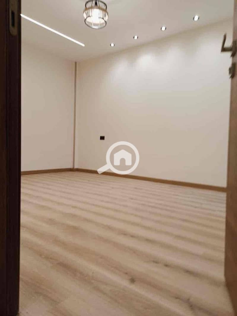 6 5c110e2d-4191-4d62-a652-ee848f4c914a. jpg