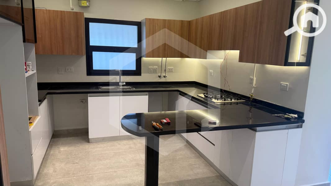 11 Courtyrad Sodic 11. jpg