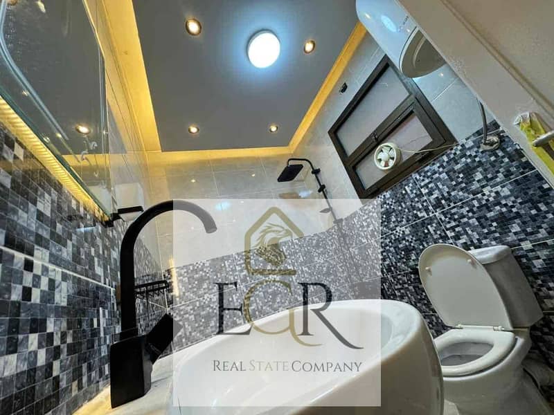 16 382f3b8e-e89f-40ef-9ad3-5a6095744f15. jpg