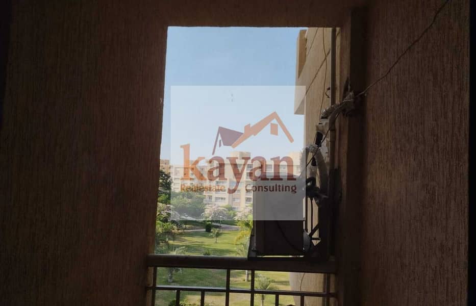 10 77b31c4f-d052-45a4-a8da-efe9148c4433. jpg