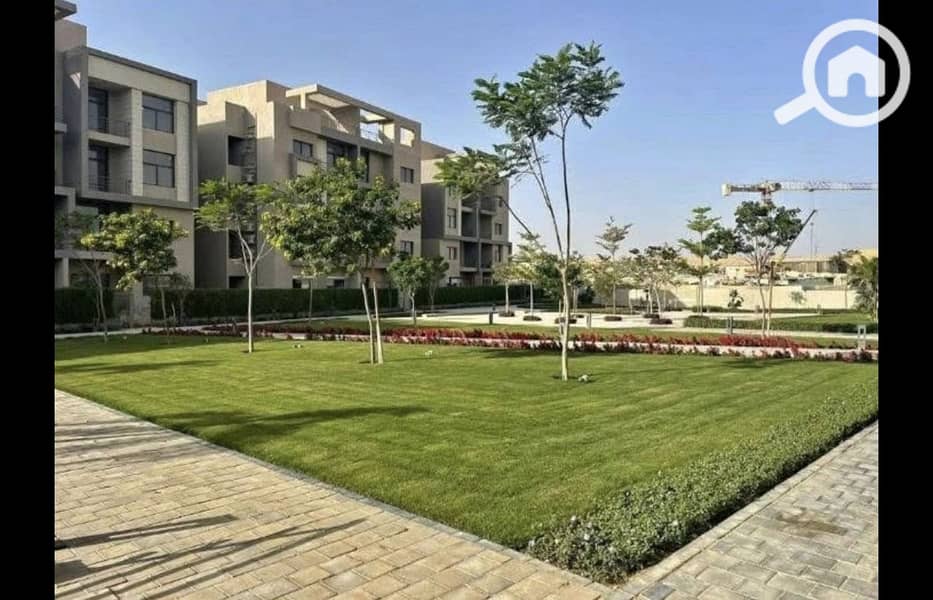 8 489896143_1985408705323726_6311716504601366490_n. jpg