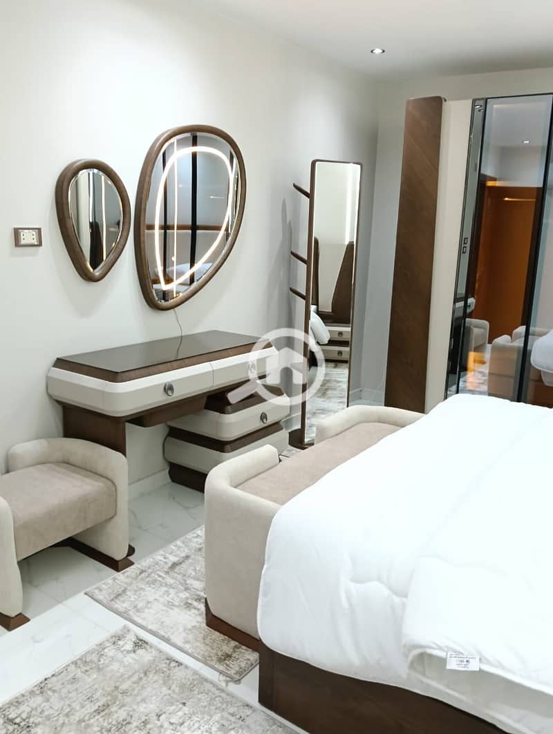 12 b65ede28-8c9a-48f2-8138-9485cddf0050. jpeg