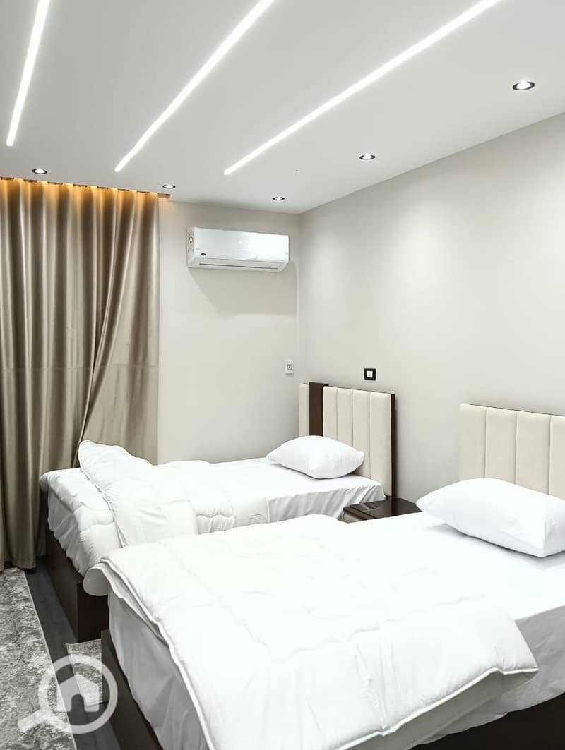 17 80740cb2-e2a3-4a69-a729-4d0af3a8f699. jpeg