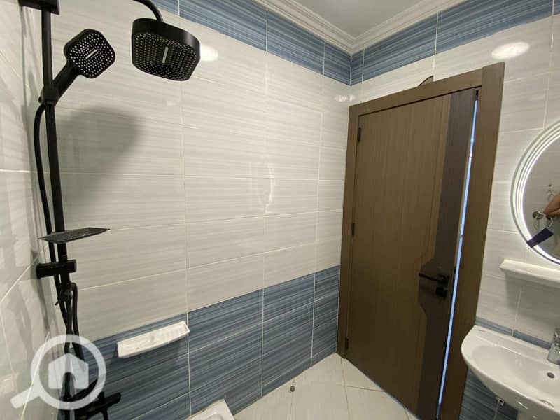 8 ad9e0728-4cd5-475d-b2db-a25d29ff0c84. jpeg