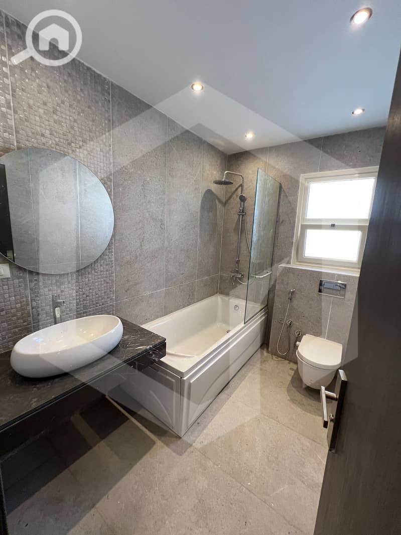 24 Grand Heights 24. jpg