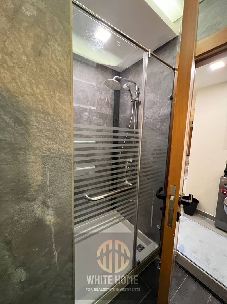 12 89193959-3400-45d1-9108-5ca4630ff296. jpeg