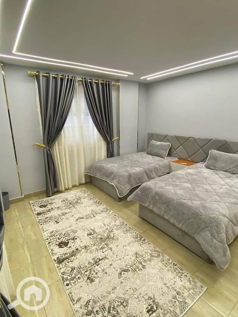 8 c4e75feb-20a6-4c30-9a4e-d150356fa78f. jpeg