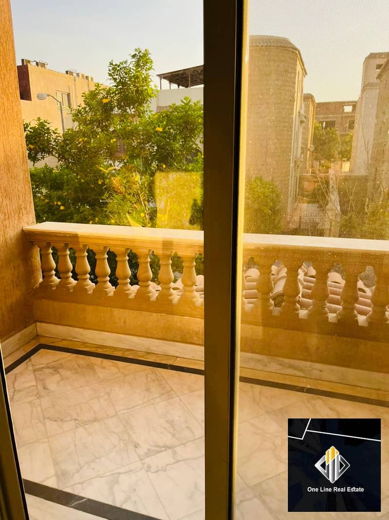 12 4b1516a6-926b-4394-9c8c-a6741ee1caff. jpeg