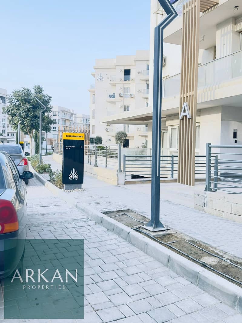 2 9d4870cb-4e34-41c0-a705-4b96336921b4. jpg