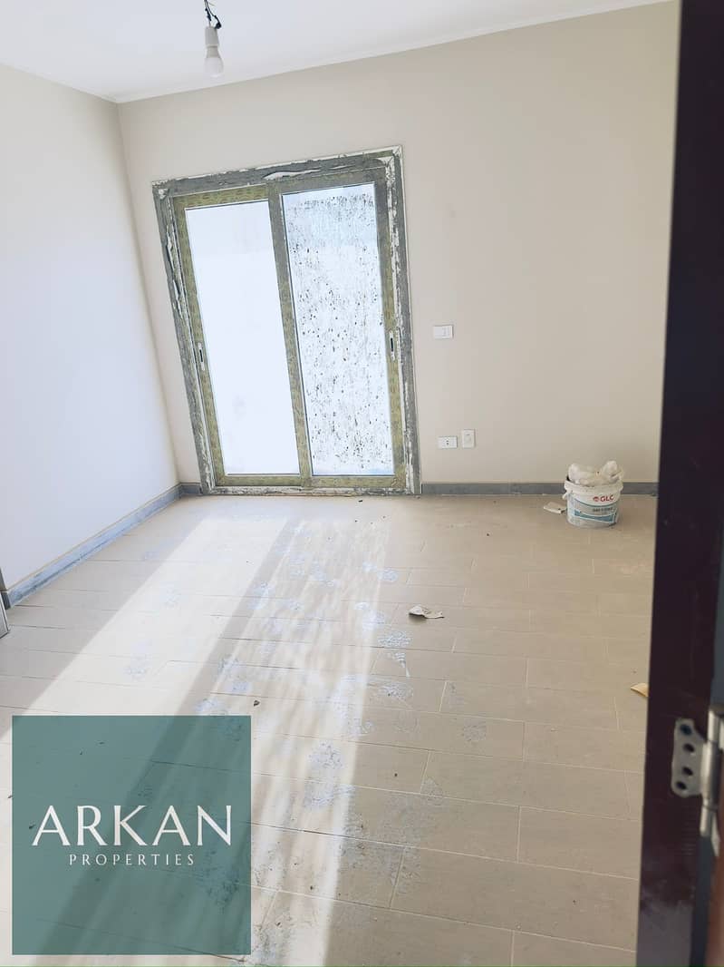 10 64a5b0a0-e126-45ae-85e2-77597cbda403. jpg