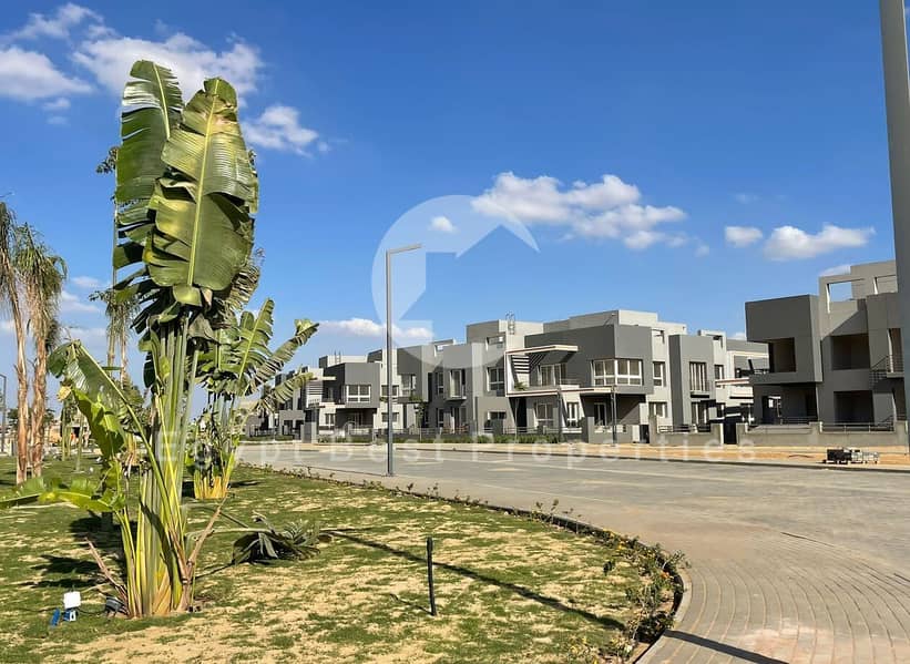 12 ccc0e068-9a37-40de-92da-718bd81c03f6. jpg