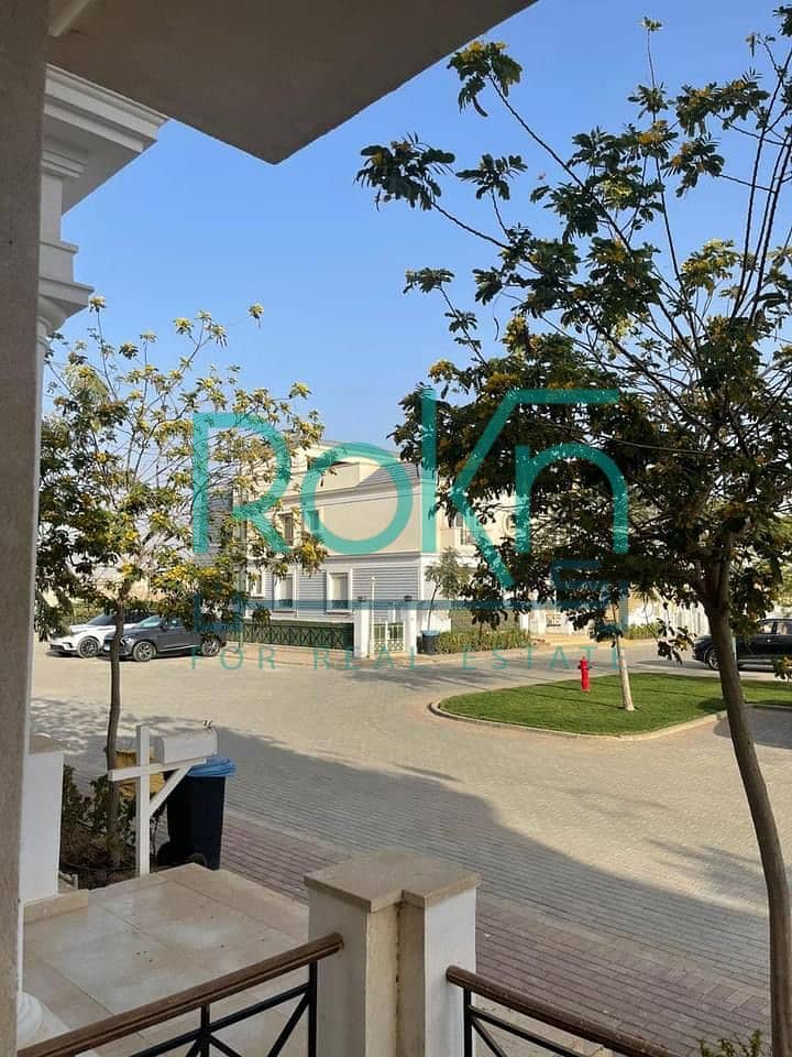 10 003c0a48-6bd2-4de5-8f45-edccbd677642. jpg