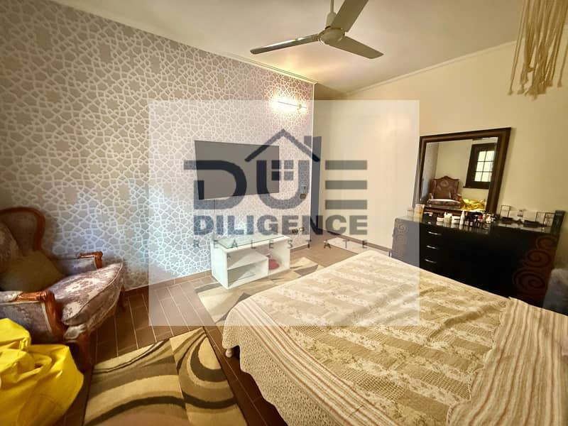 5 b68dbe3e-ecf8-464e-b1eb-bec43b8657a8. jpg