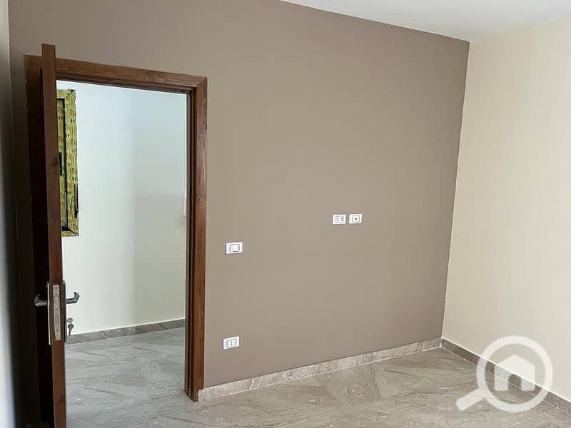 4 0d888db4-f7db-4347-b190-a37900b53557. jpeg