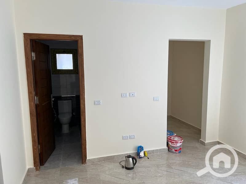 13 095b5e9b-d4fd-4017-ae58-179c9cf7634d. jpeg