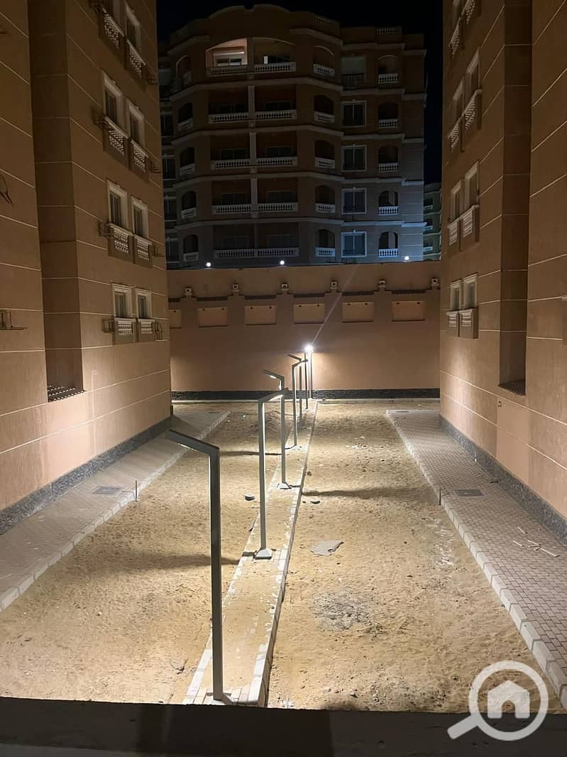 5 fa2e64c4-a9d9-440a-8789-bec808927f79. jpg