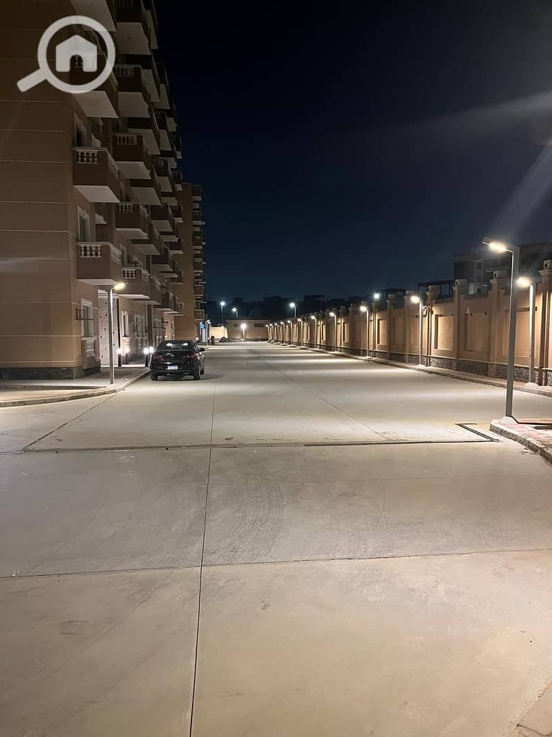 10 7bf0ca0e-951e-4a84-bfc5-0d1f0be92629. jpg