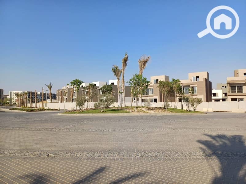 8 WhatsApp Image 2024-10-12 at 04.44. 26_768770b7. jpg