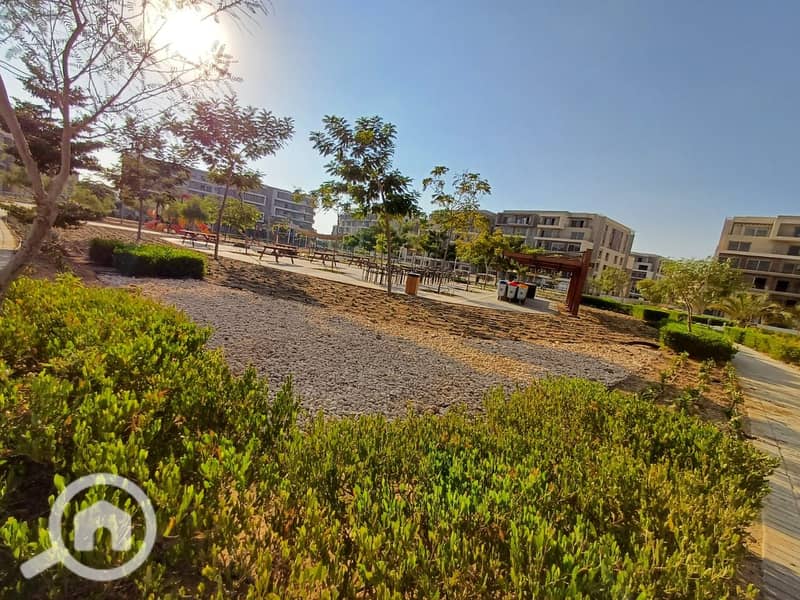 10 WhatsApp Image 2024-10-12 at 04.44. 27_cdd56caf. jpg