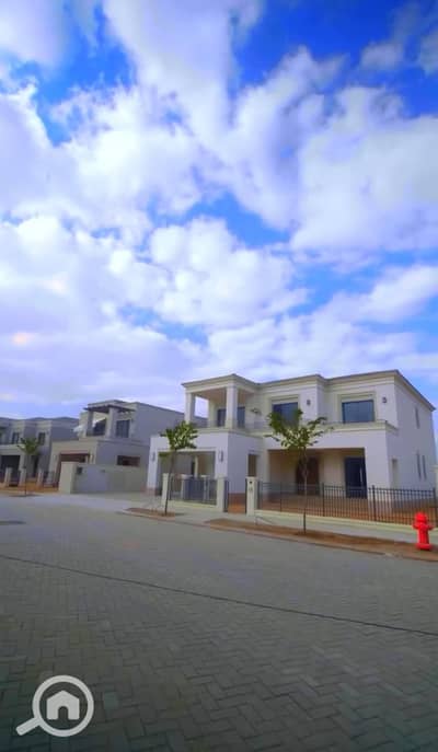 3 Bedroom Townhouse for Sale in Sheikh Zayed, Giza - d0aa01f9-8676-4ded-be33-af3d8600ddd8. jpg