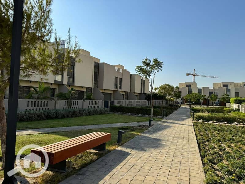 7 WhatsApp-Image-2024-08-27-at-12.46. 55-PM-1-1024x768. jpeg