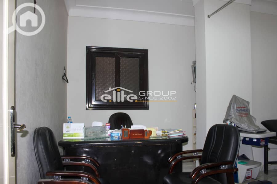 2 IMG_2905 copy. jpg