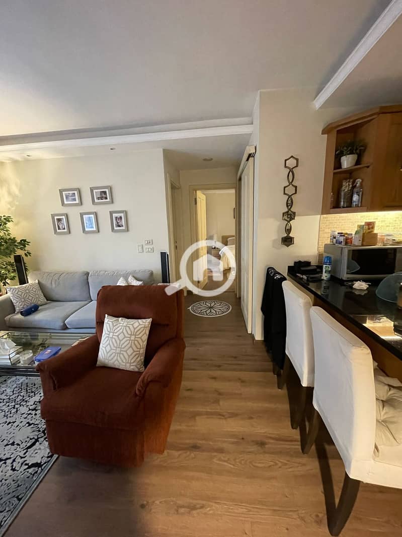 e70365ce-69dd-4837-88d8-6a8345fbb469. jpeg e70365ce-69dd-4837-88d8-6a8345fbb469. jpeg