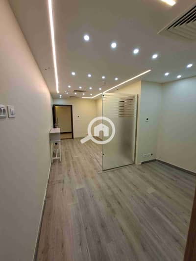 Office for Rent in New Cairo, Cairo - ٢٠٢٥١٠١٦_١٩٠٦٤٩. jpg
