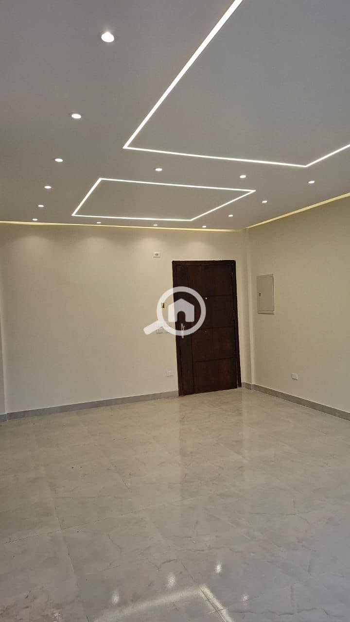 22 WhatsApp Image 2025-11-16 at 15.25. 07. jpeg