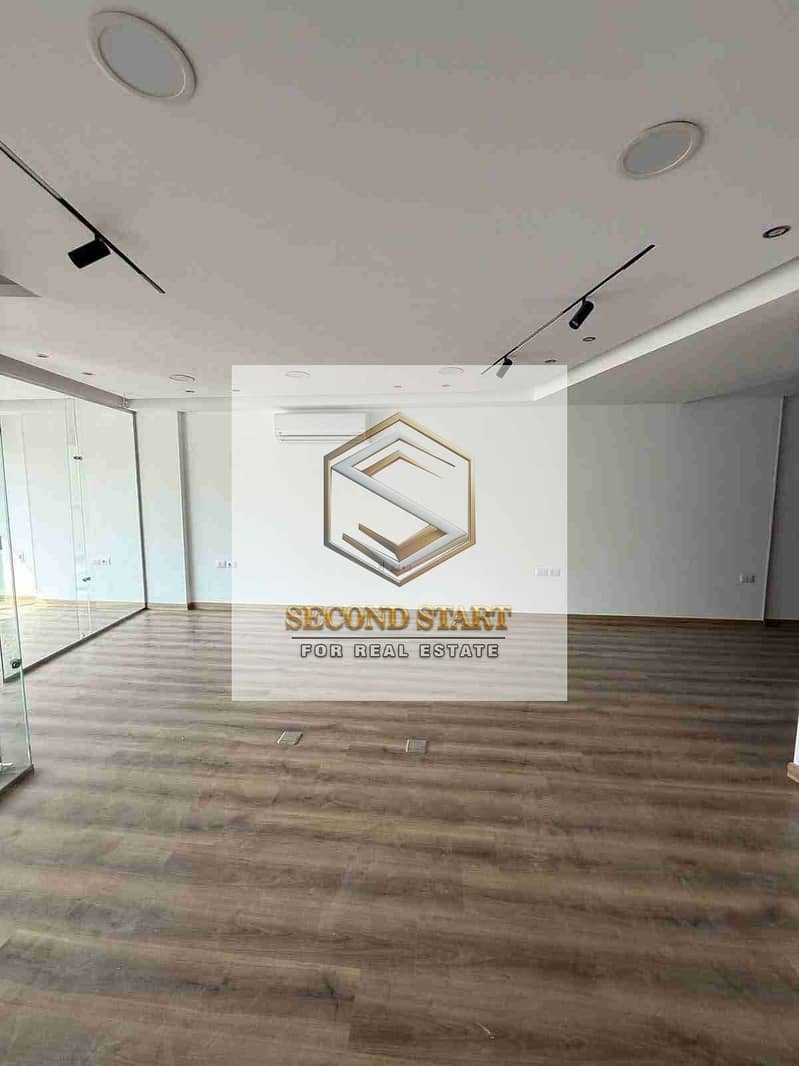 1000552965. jpg 1000552965. jpg