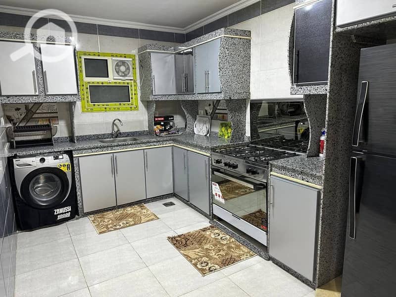 10 18416bfd-19a2-4a0f-9ca1-73c00a06f3f4. jpeg