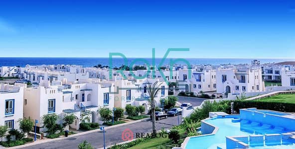 2 Bedroom Chalet for Sale in North Coast, Matruh - ماونتن-فيو-الساحل-الشمالي-رأس-الحكمة. jpg 2 Bedroom Chalet for Sale in North Coast, Matruh - ماونتن-فيو-الساحل-الشمالي-رأس-الحكمة. jpg