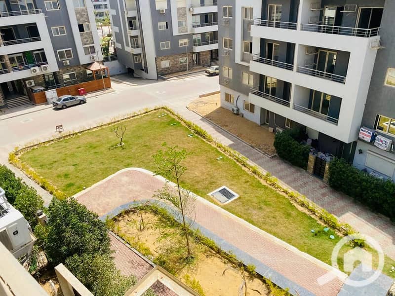 8 3759cb7b-8b82-4f59-91a8-a7558efcbe0e. jpg