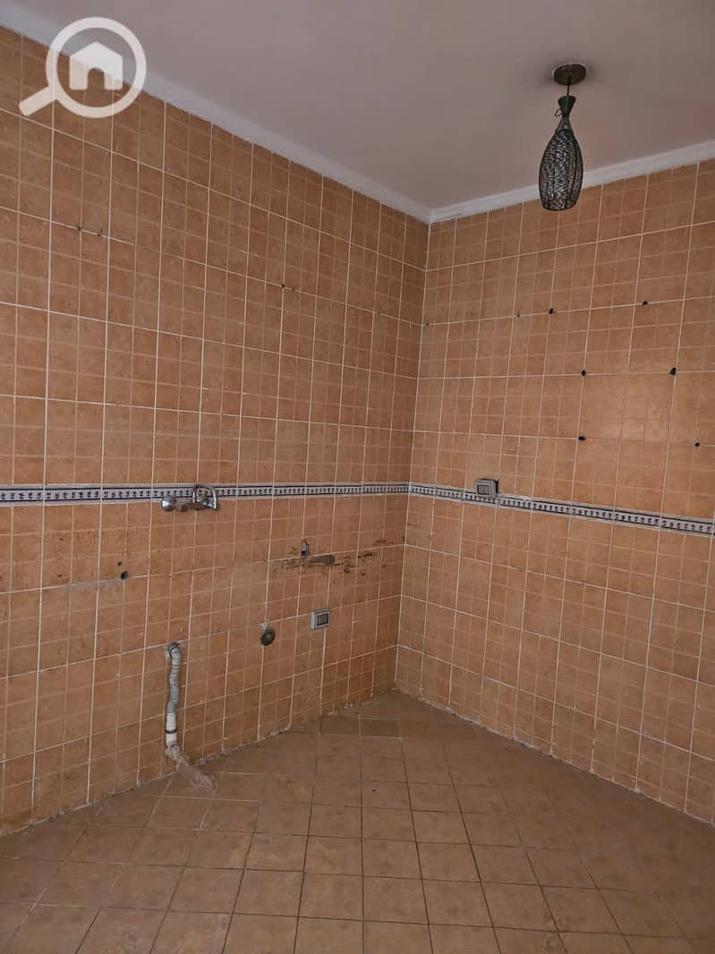 6 2a48e0dd-15e0-49f7-b332-8a813a0686f7. jpeg