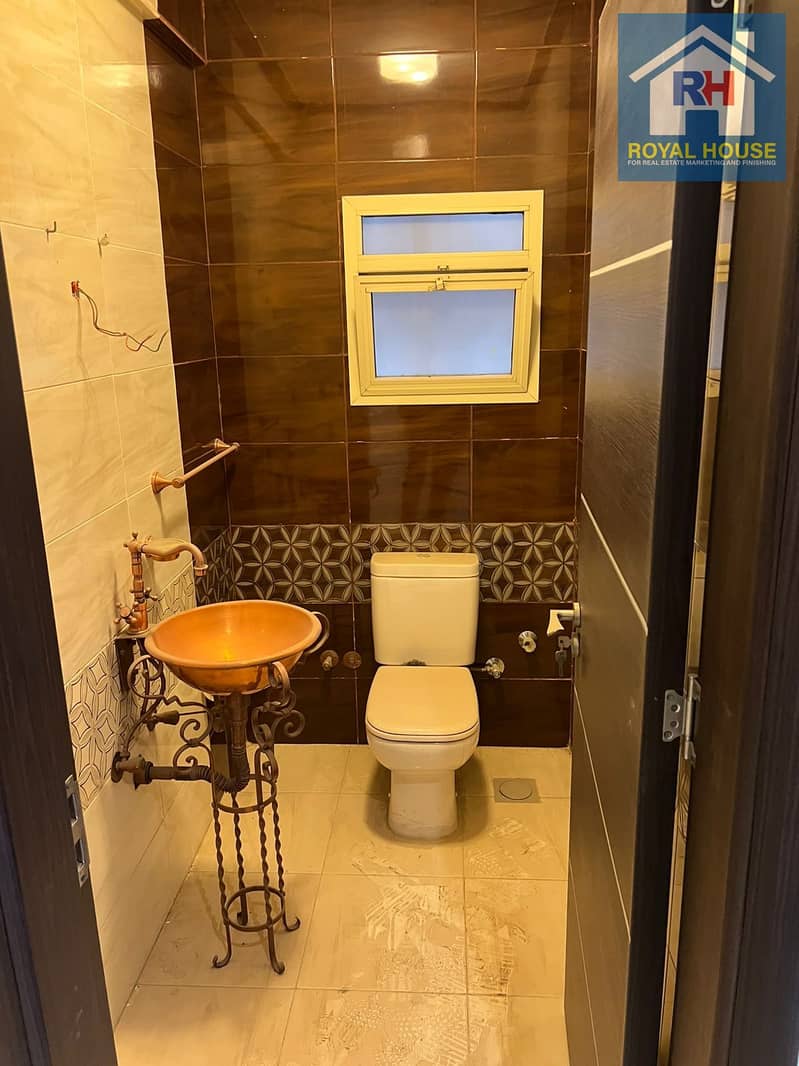 11 d152ace6-ae5c-496b-a3f5-2d842499a2c8. jpg