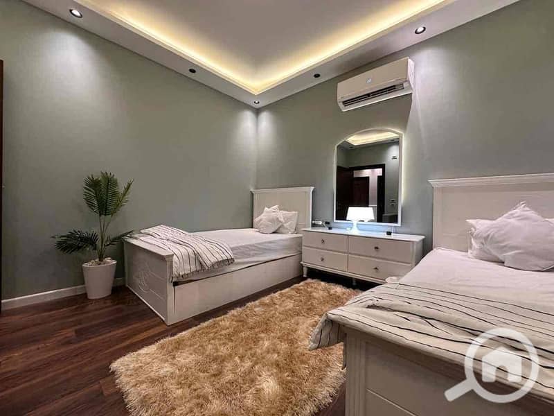 15 e3bb032e-76f2-498f-92dd-1e6c4d6eb39c. jpg