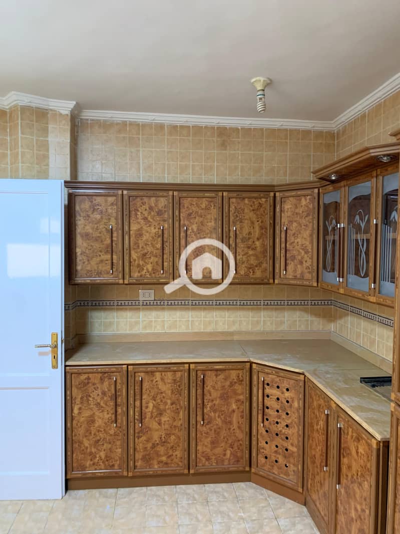 10 aa59bc1a-f919-4ed2-ad47-ba7e5a399338. jpeg