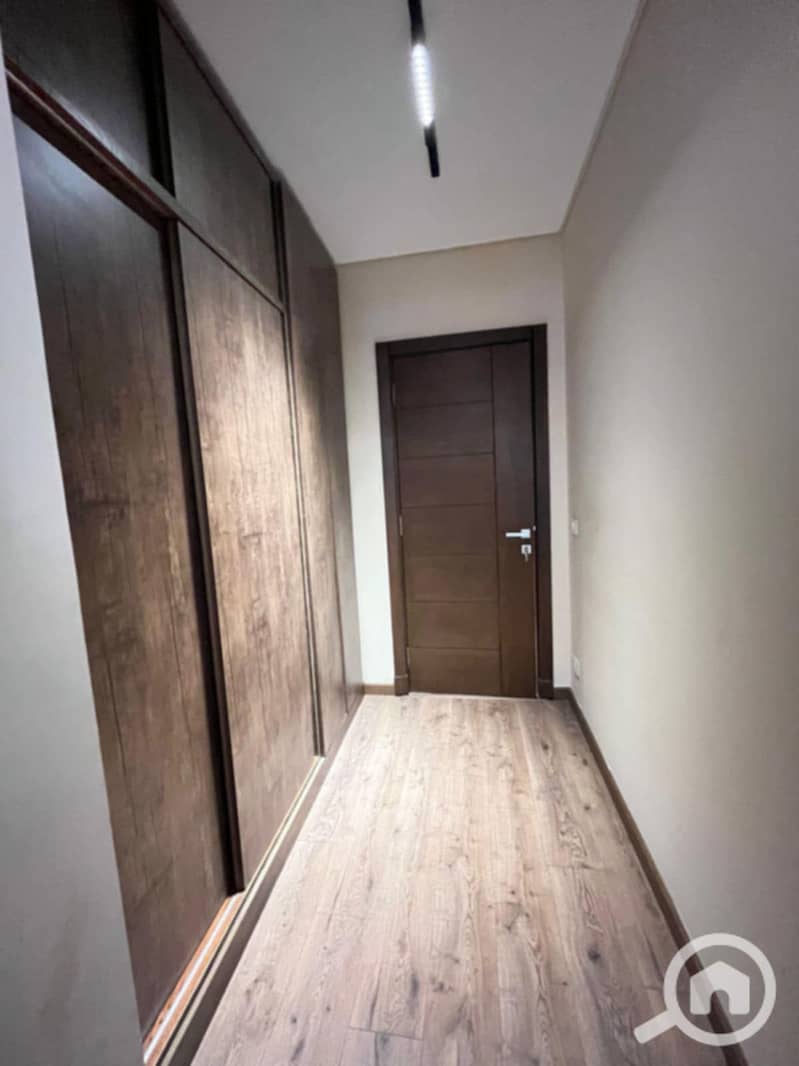 8 6e8565ea-c65c-4b34-93b3-15cdd0cd86d9. jpg