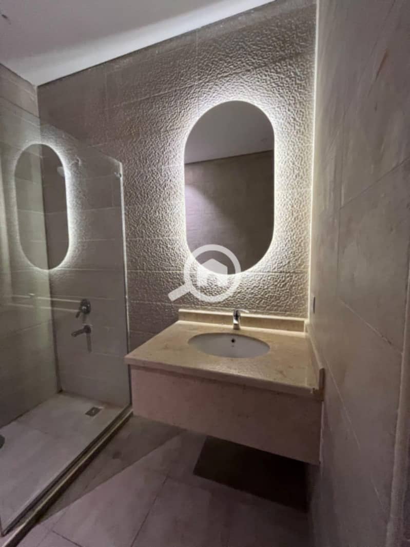 9 0a0bc452-8e88-4bf8-8c7a-12ec1411756e. jpg