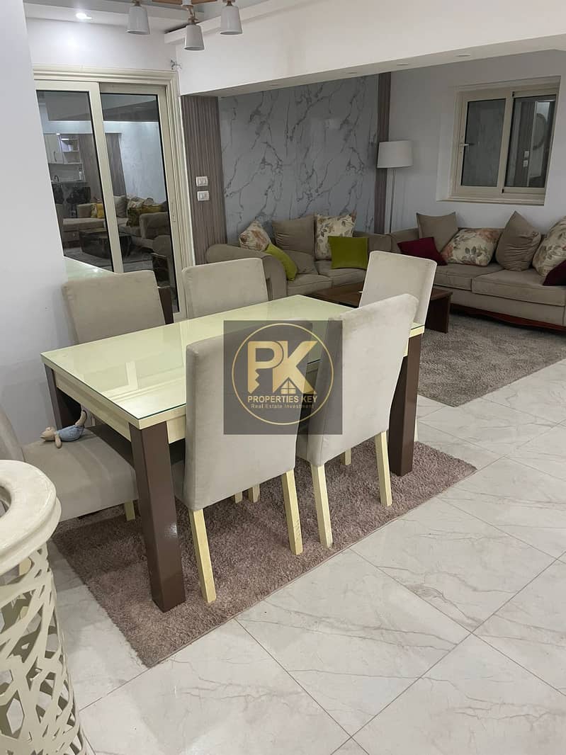 7 076f0dc7-4df0-4d7b-bd79-da1eaf3ee439. jpg