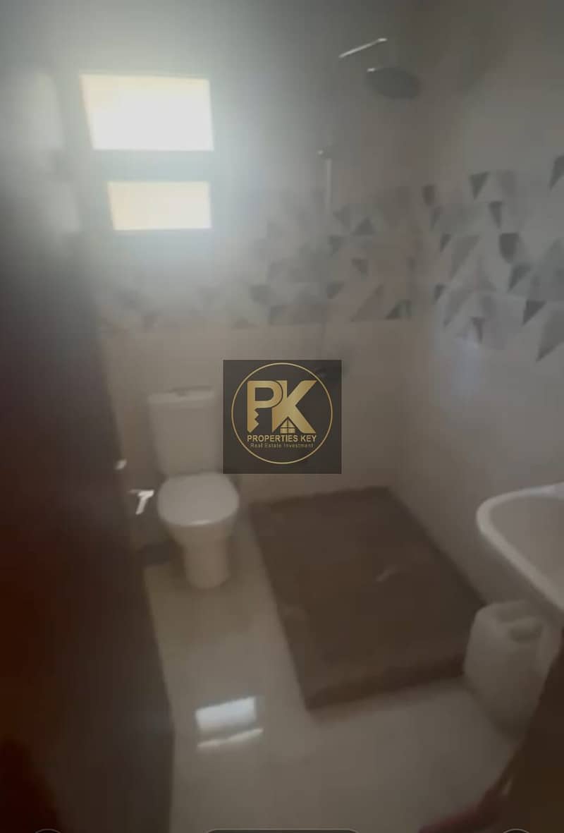 12 fff6b89e-e1fd-4199-8737-f8a6099cb169. jpg