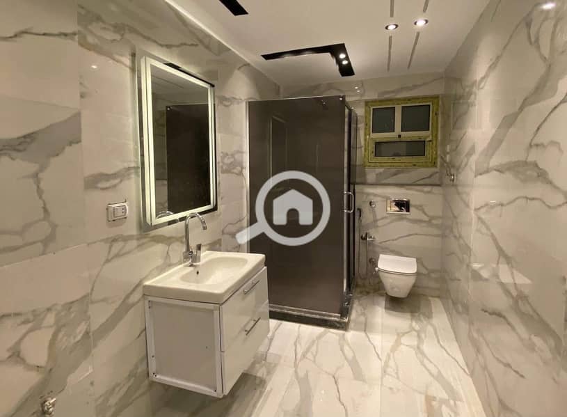 10 f476da0b-676f-43ec-8c5a-49233379f550. jpeg