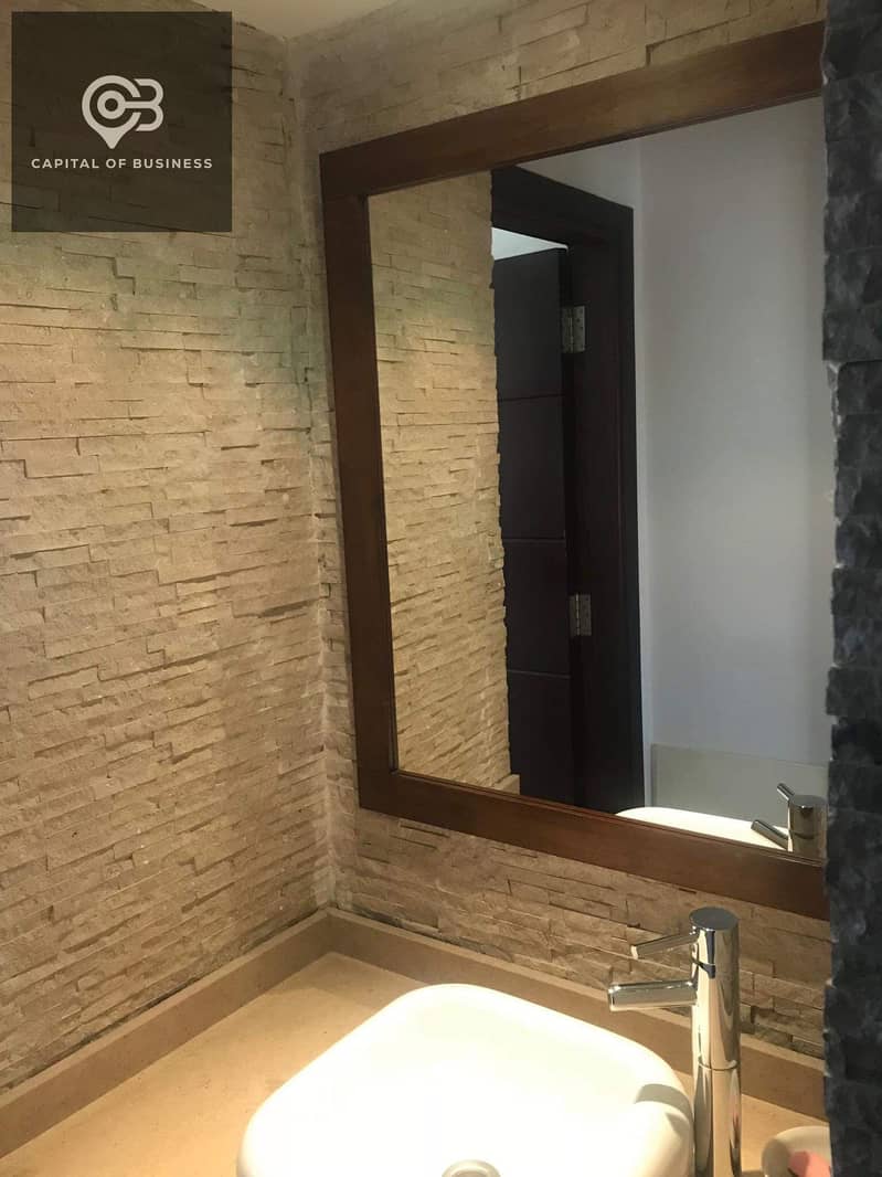 12 b0a9493c-236a-4928-89fa-1b9639017314. jpg