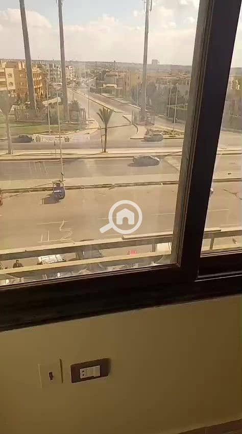 2 WhatsApp Video 2025-11-16 at 12.59. 42_a1703e6c - frame at 0m0s. jpg