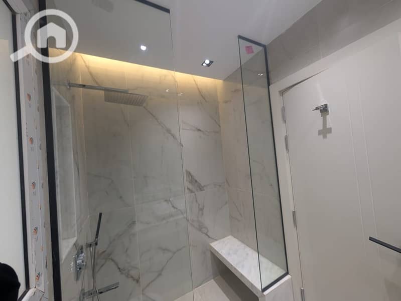 9 d0477627-58a5-4b1c-9d6f-85346324a9ac. jpg